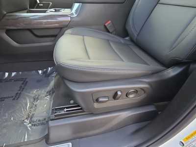 2025 Chevrolet 3500 Crew Cab, $72980. Photo 12