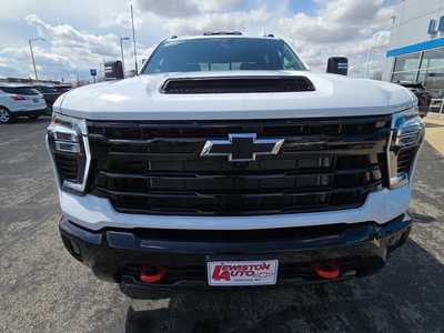 2025 Chevrolet 3500 Crew Cab, $72980. Photo 8