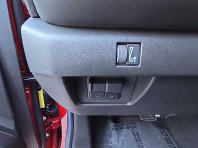 2025 Chevrolet Colorado Crew Cab, $40860. Photo 12