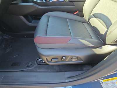 2026 Chevrolet Equinox, $39580. Photo 12