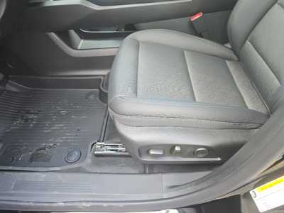 2026 Chevrolet Equinox, $34785. Photo 12