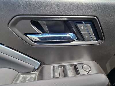 2025 Chevrolet Colorado Crew Cab, $48540. Photo 10