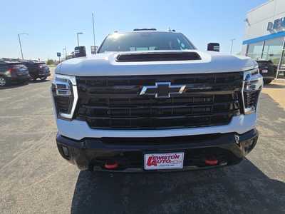 2025 Chevrolet 3500 Crew Cab, $70095. Photo 8