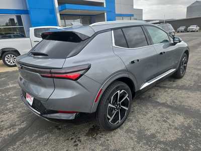 2025 Chevrolet Equinox, $42890. Photo 3