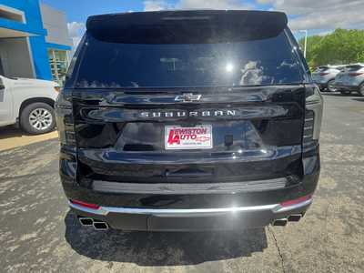 2025 Chevrolet Suburban, $93730. Photo 4