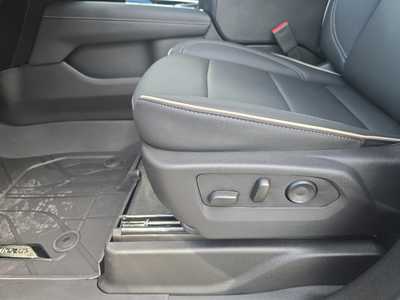 2025 Chevrolet Suburban, $84540. Photo 12