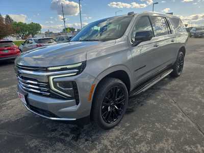 2025 Chevrolet Suburban, $84540. Photo 7