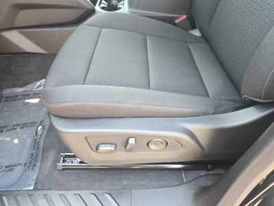 2025 Chevrolet Colorado Crew Cab, $38795. Photo 11