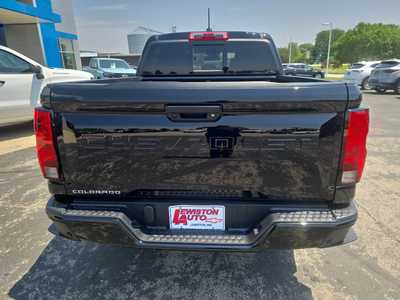 2025 Chevrolet Colorado Crew Cab, $38795. Photo 4