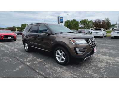 2016 Ford Explorer, $7995. Photo 2