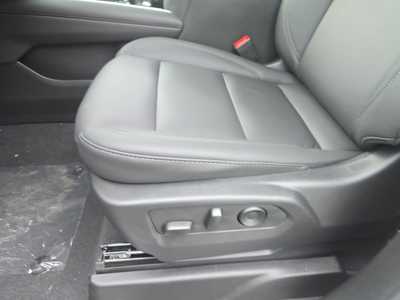 2025 Chevrolet Suburban, $72380. Photo 12
