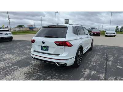 2023 Volkswagen Tiguan, $32495. Photo 8