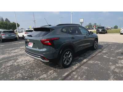 2025 Chevrolet Trax, $24690. Photo 8