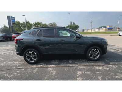 2025 Chevrolet Trax, $24690. Photo 9