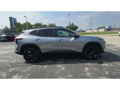 2025 Chevrolet Trax, $25895. Photo 9