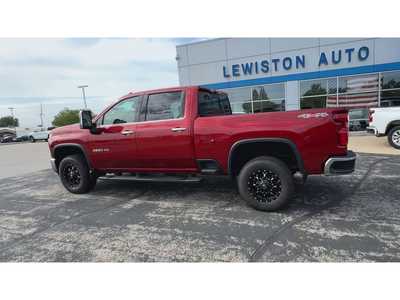 2022 Chevrolet 3500 Crew Cab, $56995. Photo 6