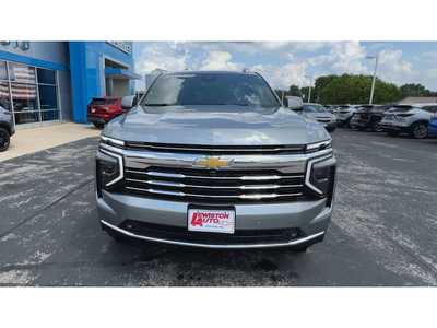 2025 Chevrolet Suburban, $71380. Photo 3
