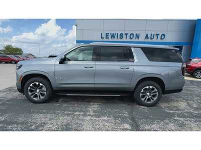 2025 Chevrolet Suburban, $71380. Photo 5