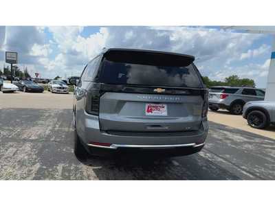 2025 Chevrolet Suburban, $71380. Photo 7