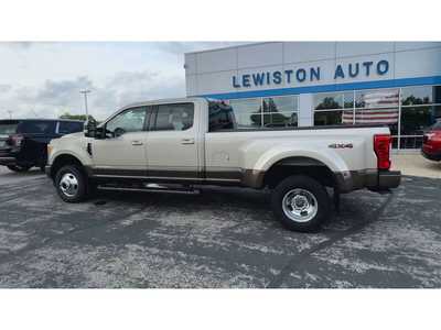 2017 Ford F350 Crew Cab, $49995. Photo 6