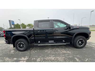 2024 Chevrolet 1500 Crew Cab, $59995. Photo 9