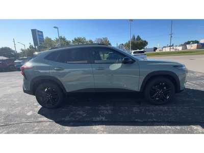 2026 Chevrolet Trax, $28385. Photo 9