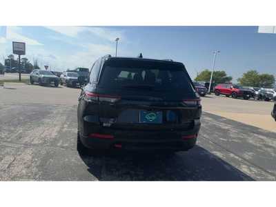 2022 Jeep Grand Cherokee, $35750. Photo 7