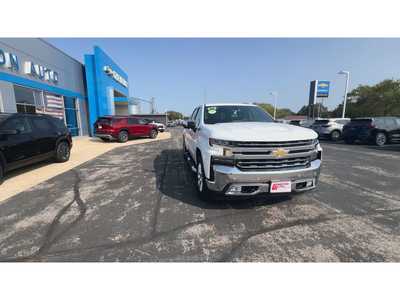 2022 Chevrolet 1500 Crew Cab, $30995. Photo 3