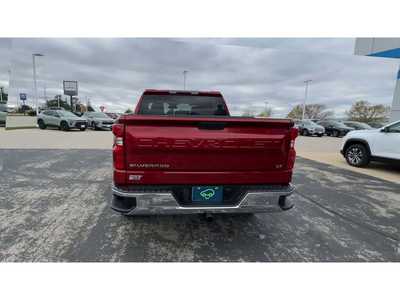 2022 Chevrolet 1500 Crew Cab, $35995. Photo 7