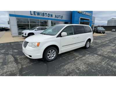 2010 Chrysler Town & Country, $2995. Photo 4