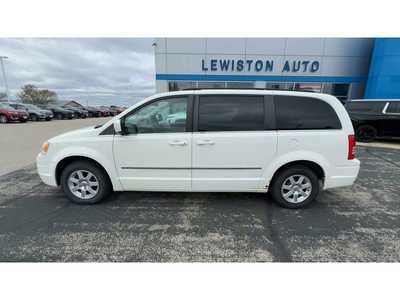 2010 Chrysler Town & Country, $2995. Photo 5