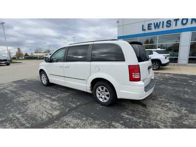 2010 Chrysler Town & Country, $2995. Photo 6