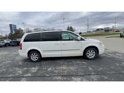 2010 Chrysler Town & Country, $2995. Photo 9