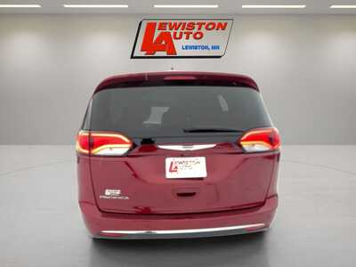 2018 Chrysler Pacifica, $10995. Photo 4