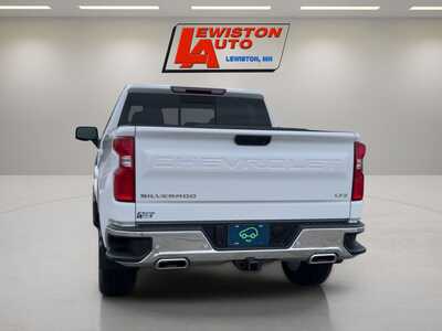 2024 Chevrolet 1500 Crew Cab, $43995. Photo 4