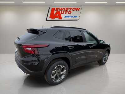 2026 Chevrolet Trax, $25885. Photo 5