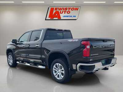 2022 Chevrolet 1500 Crew Cab, $41695. Photo 3