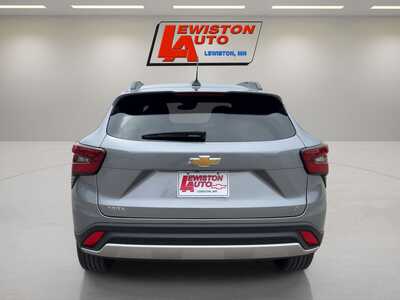 2026 Chevrolet Trax, $25885. Photo 4