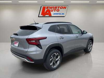 2026 Chevrolet Trax, $25885. Photo 5