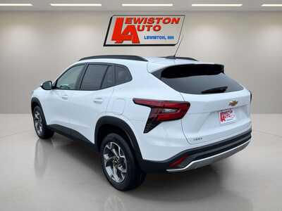 2026 Chevrolet Trax, $25885. Photo 11