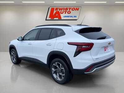 2026 Chevrolet Trax, $25885. Photo 3