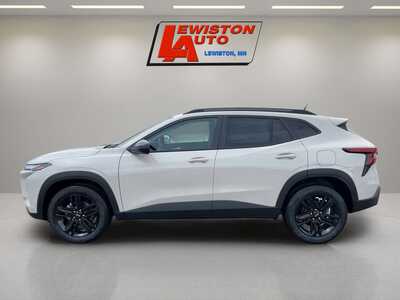 2026 Chevrolet Trax, $28385. Photo 2