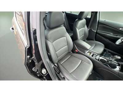 2017 Chevrolet Cruze, $12995. Photo 10