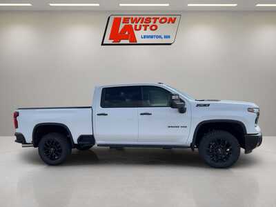2026 Chevrolet 3500 Crew Cab, $84535. Photo 6