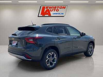 2026 Chevrolet Trax, $26385. Photo 5