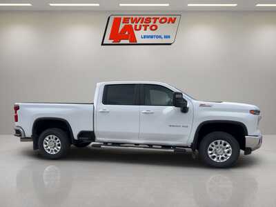 2024 Chevrolet 3500 Crew Cab, $58995. Photo 6