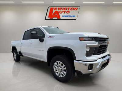 2026 Chevrolet 3500 Crew Cab, $63635. Photo 7