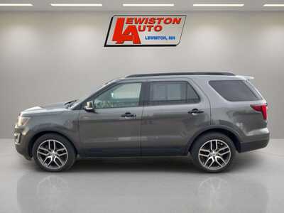2017 Ford Explorer, $15995. Photo 2