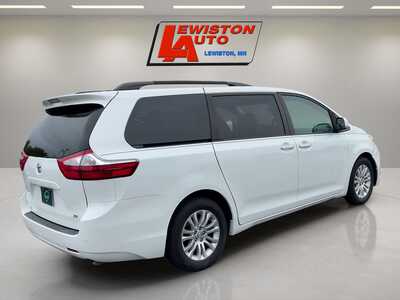 2017 Toyota Sienna, $22995. Photo 5