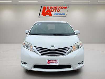 2017 Toyota Sienna, $22995. Photo 9
